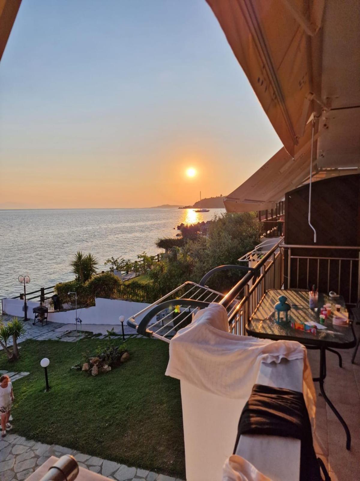 Kyana Big Blue Apartments Агия-Параскеви Экстерьер фото